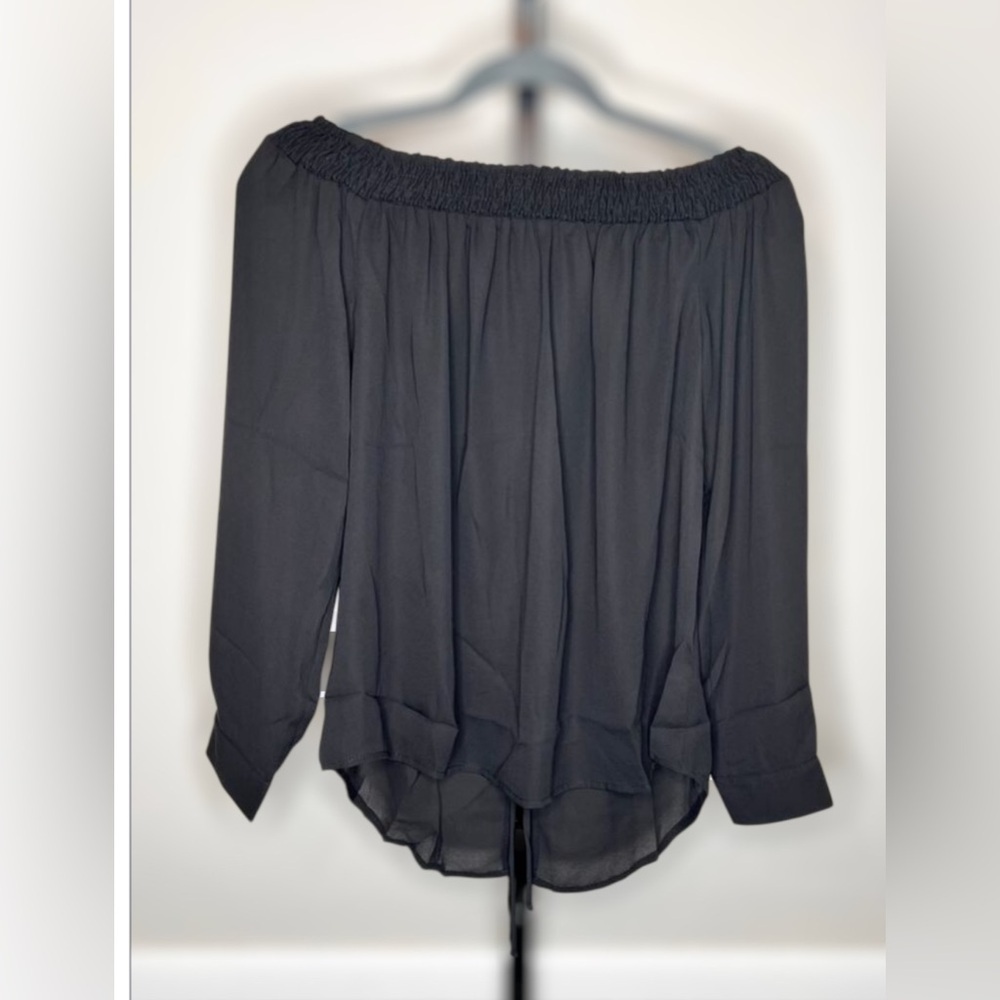 ☀️Krisa Revolve Black Smocked Off the Shoulder Tie Back Long Sleeve Top Size S